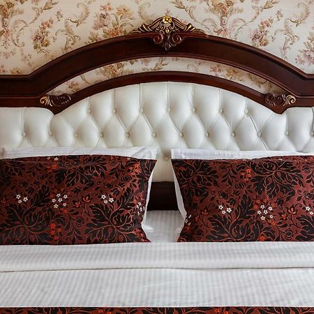 Romari Проспект Свободи 31 Lviv Ngoại thất bức ảnh
