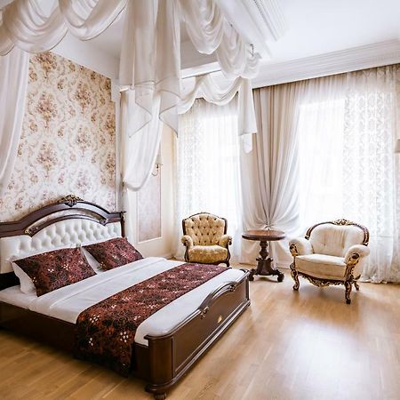 Romari Проспект Свободи 31 Lviv Ngoại thất bức ảnh