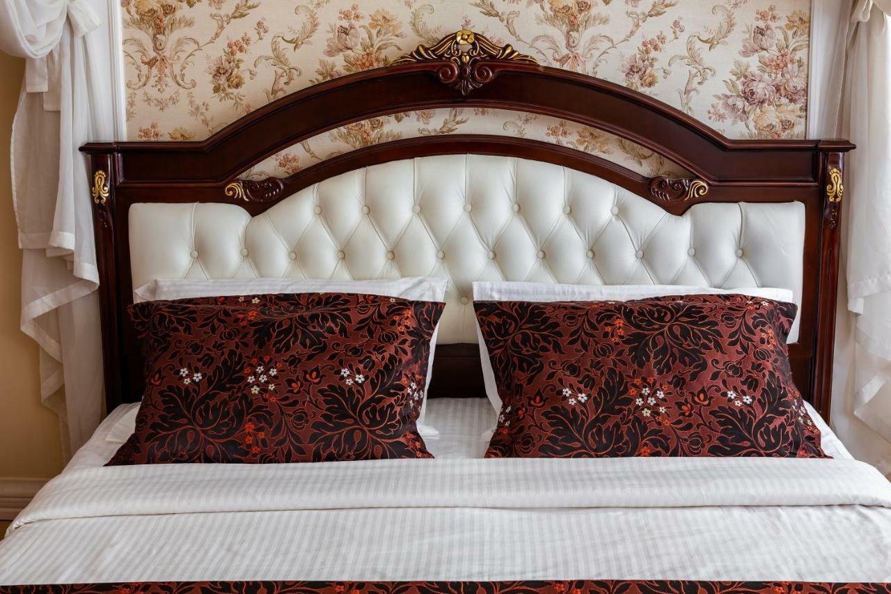 Romari Проспект Свободи 31 Lviv Ngoại thất bức ảnh