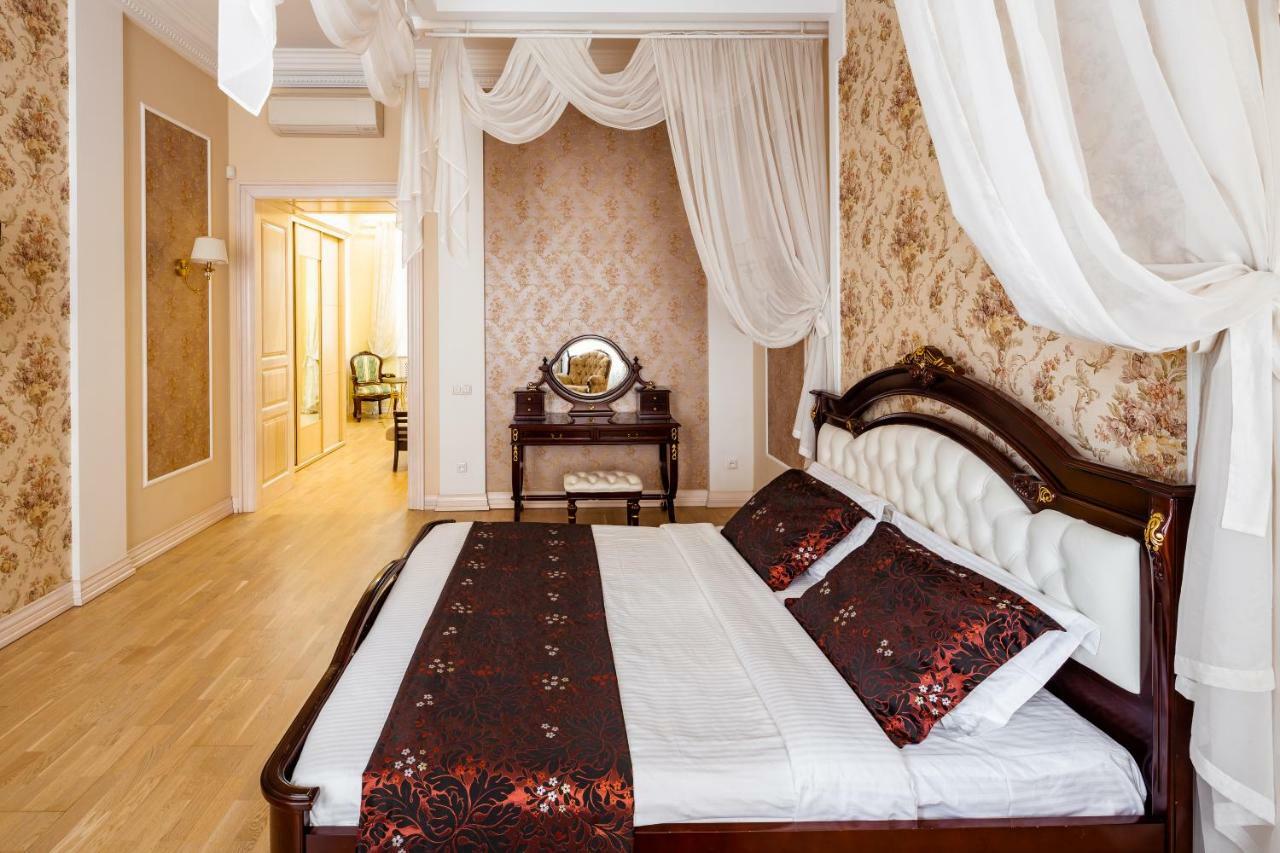 Romari Проспект Свободи 31 Lviv Ngoại thất bức ảnh