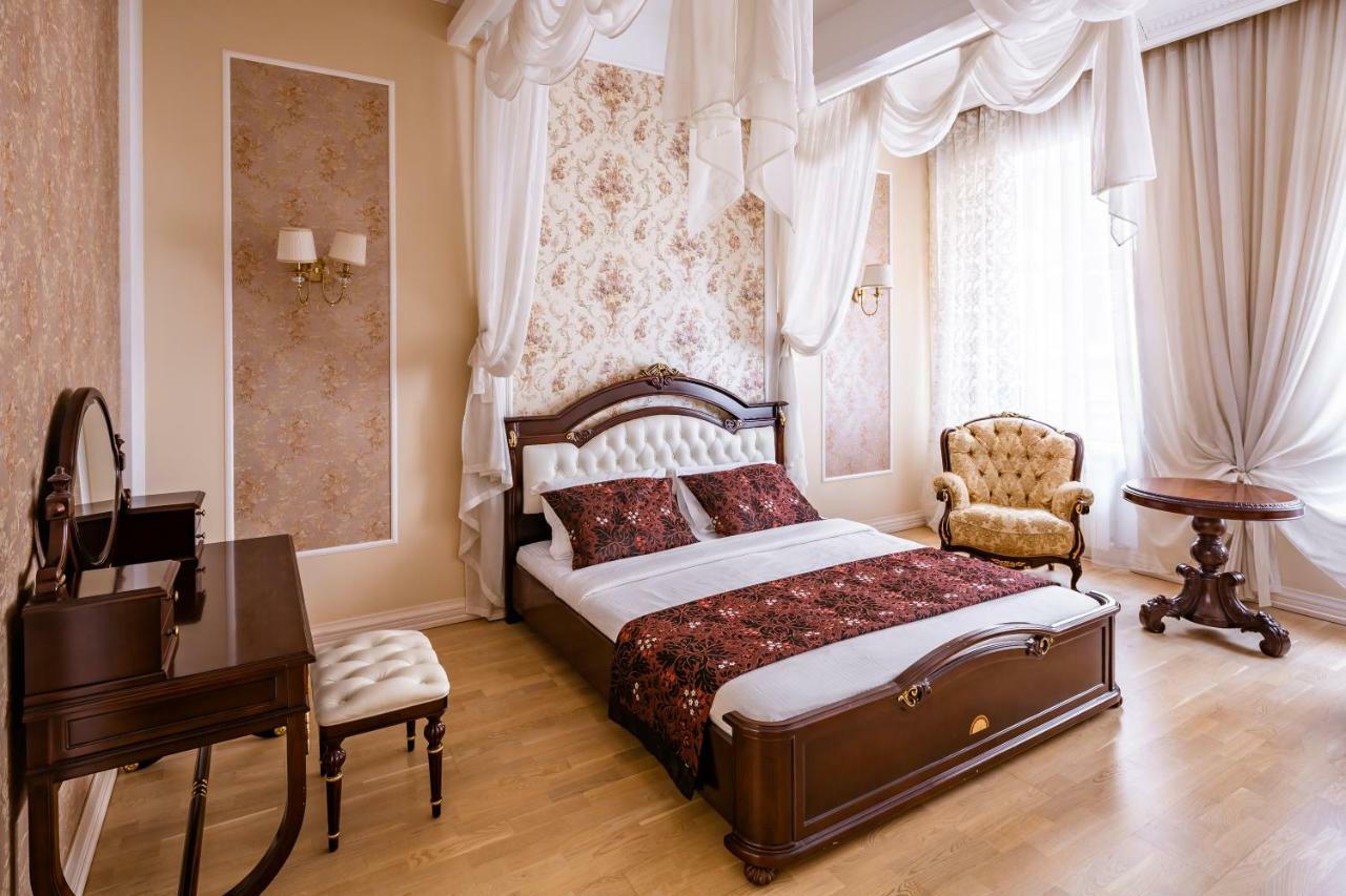 Romari Проспект Свободи 31 Lviv Ngoại thất bức ảnh