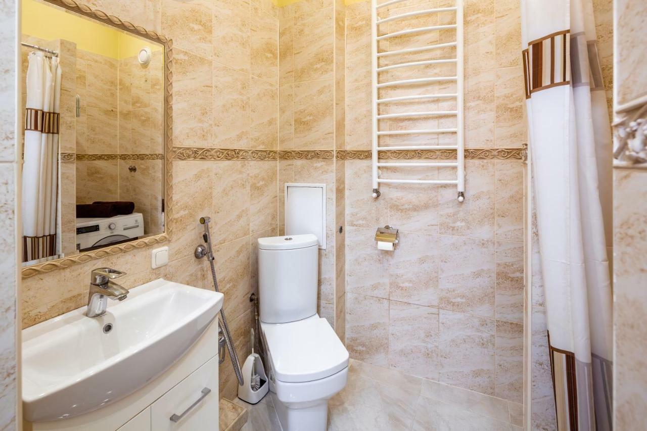 Romari Проспект Свободи 31 Lviv Ngoại thất bức ảnh