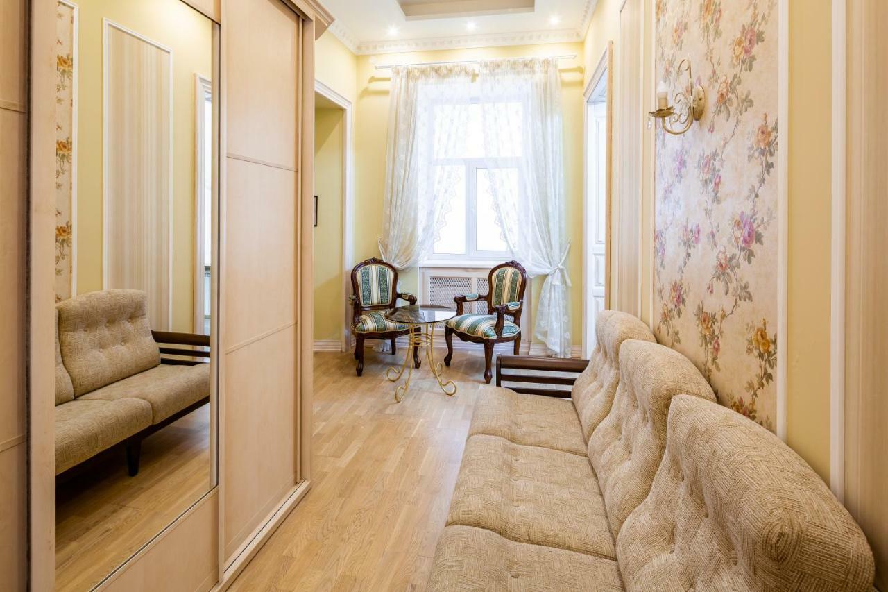 Romari Проспект Свободи 31 Lviv Ngoại thất bức ảnh